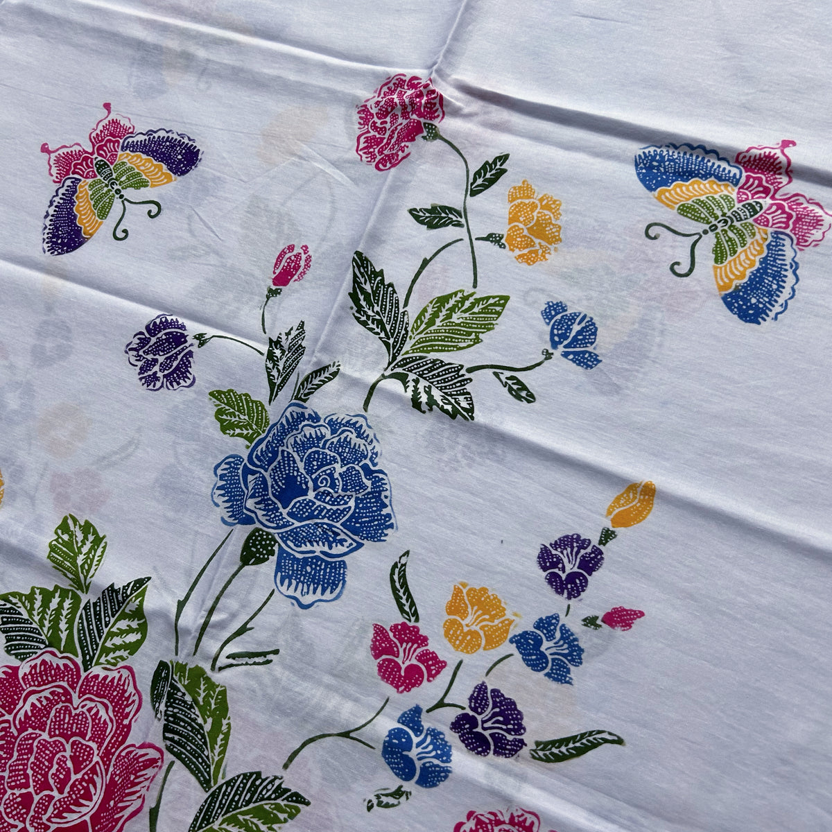 (Hand stamped Batik) Pairs of Butterflies White – Lee Ann Textiles SG