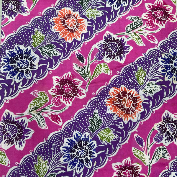 (Hand stamped Batik) Flowers and Leaves in Diagonal Pink